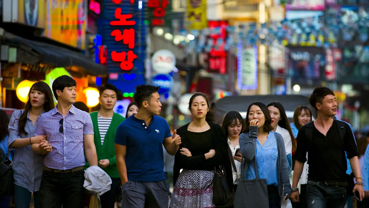Ini Alasannya Kenapa Cowok Korea Menggunakan Banyak Kosmetik