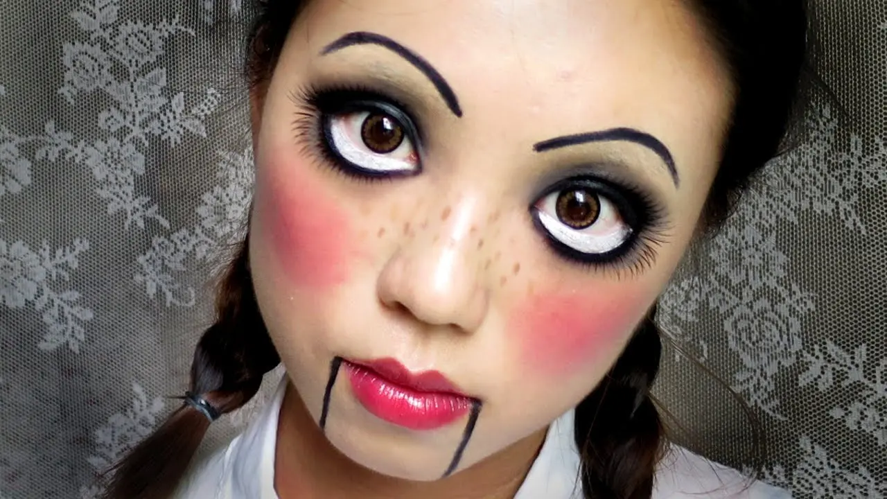 5 Kebiasaan Makeup yang Bikin Para Cowok Ngomel
