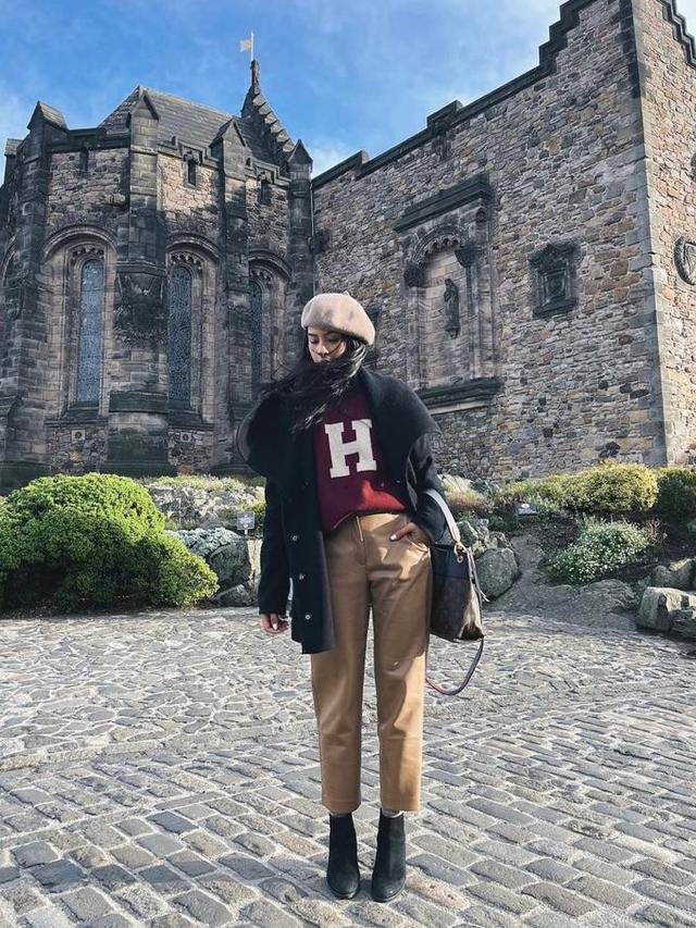 6 Potret Maudy Ayunda Berlibur di Inggris Bareng Adik, Gaya Kasual Tuai Pujian