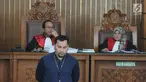 Penyanyi sekaligus dokter bedah plastik Tompi saat menjadi saksi sidang lanjutan kasus berita bohong Ratna Sarumpaet  di PN Jakarta Selatan, Selasa (23/4). Tompi hadir atas undangan PN Jaksel sebagai saksi fakta. (Liputan6.com/Herman Zakharia)