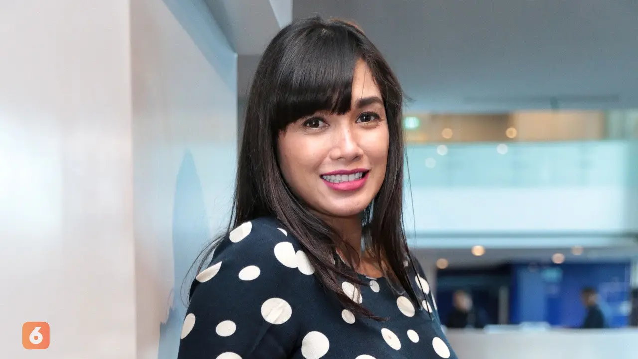 [Bintang] Ussy Sulistiawaty