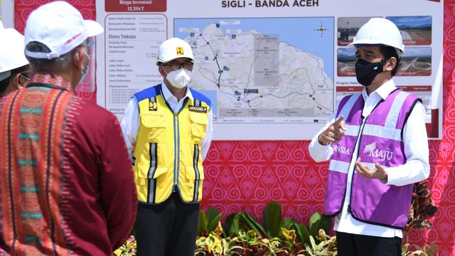 Presiden Jokowi saat meresmikan jalan Tol Sigli-Banda Aceh. (Dok: Setpres)