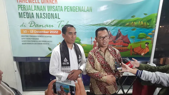 Bupati Toba, Poltak Sitorus saat menghadiri acara Farewell Dinner Perjalanan Wisata Pengenalan Media Nasional di Danau Toba