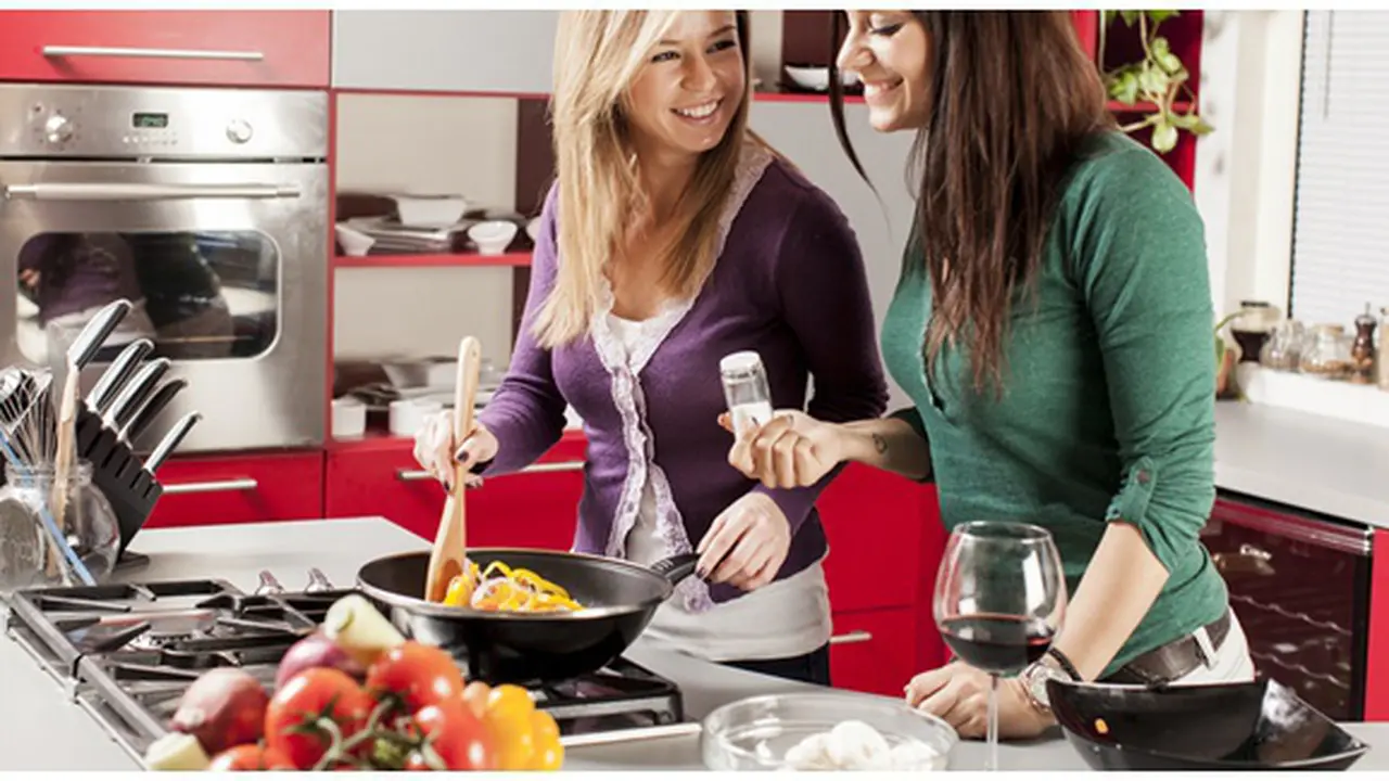 (c) shutterstock