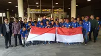 Perwakilan KBRI bersama 2 Tim Indonesia di Final Dunia Danone Nations Cup (Liputan6.com / Jonathan Pandapotan)