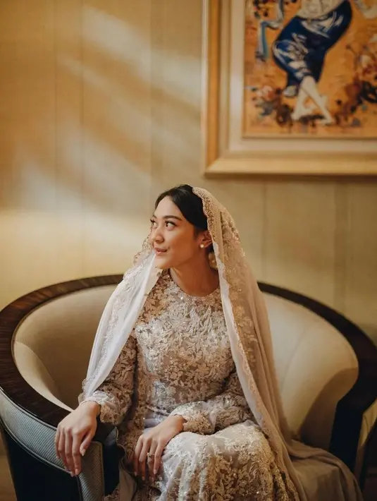 Berbeda dengan momen pertunangan, acara pengajian pranikah Putri Tanjung digelar secara intim dan syahdu. (Instagram/putri_tanjung)