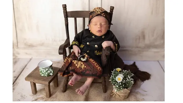 7 Gaya Pemotretan Baby Born Saka Anak Andhika Pratama dan Ussy, Menggemaskan
