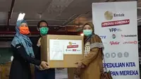 EMTEK menyalurkan 10.000 paket sembako dan alat medis ke pelosok di Indonesia. (dok. EMTEK)