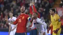 Bek Spanyol, Sergio Ramos, berteriak saat melawan Norwegia pada laga Kualifikasi Piala Eropa 2020 di Stadion Mestalla, Valencia, Sabtu (23/3). Spanyol menang 2-1 atas Norwegia. (AFP/Jose Jordan)