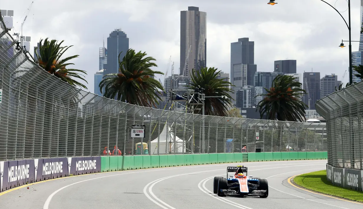 Ini adalah penampilan pertama Rio Haryanto di Sirkuit Albert Park, Australia, Jumat (18/3/2016). (Bola.com/Manor Racing)