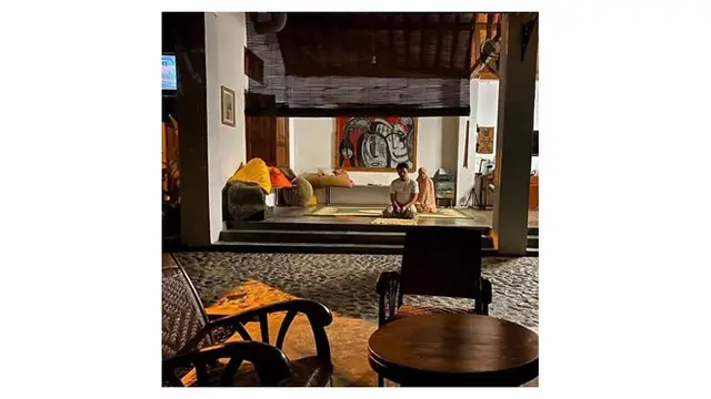 7 Potret Rumah Zaskia Mecca dan Hanung Bramantyo di Jogja, Klasik dan Serba Kayu