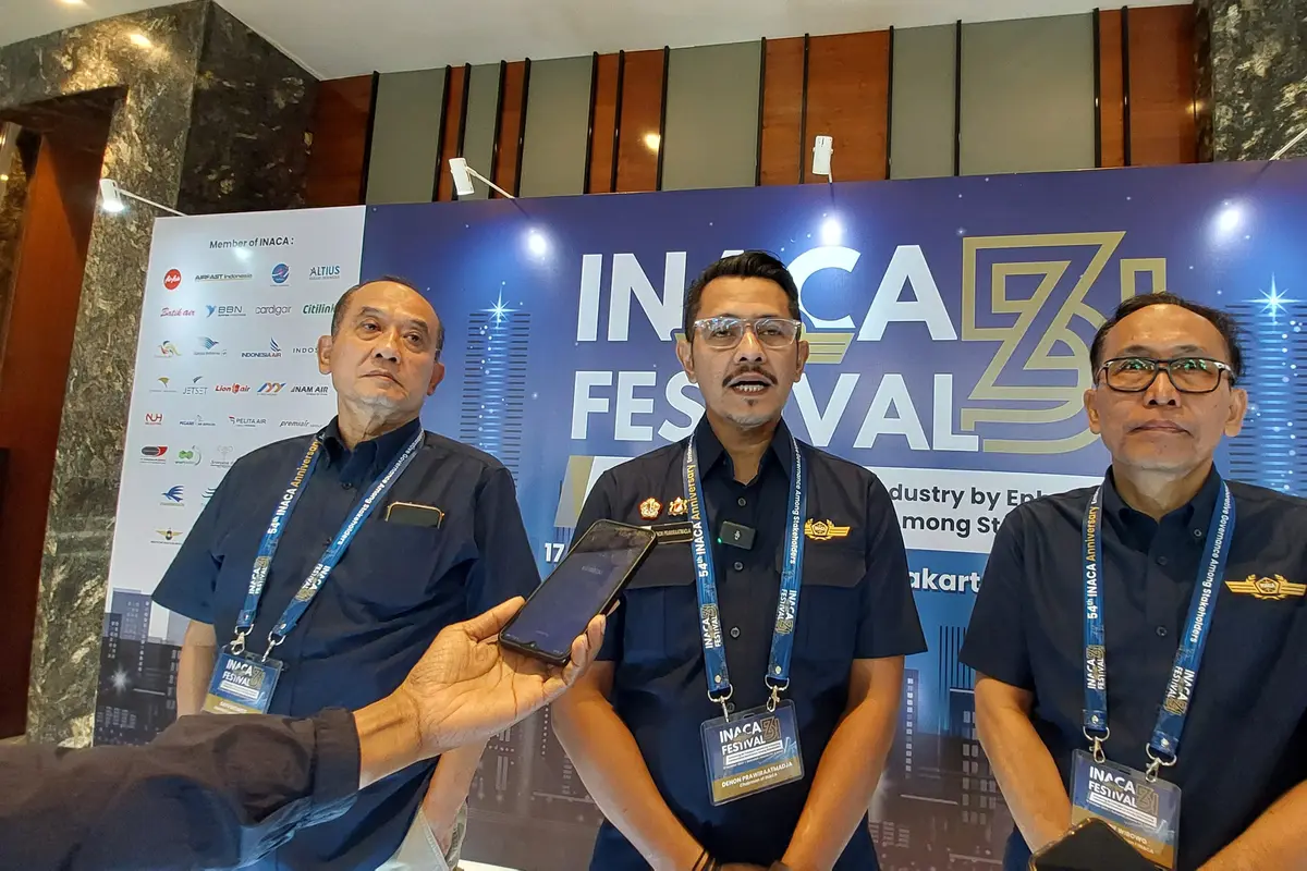 Ketua Umum Asosiasi Perusahaan Penerbangan Nasional Indonesia (INACA), Denon Prawiraatmadja berbicara mengenai calon Menteri Perhubungan di Kabinet Prabowo. (Arief/Liputan6.com)
