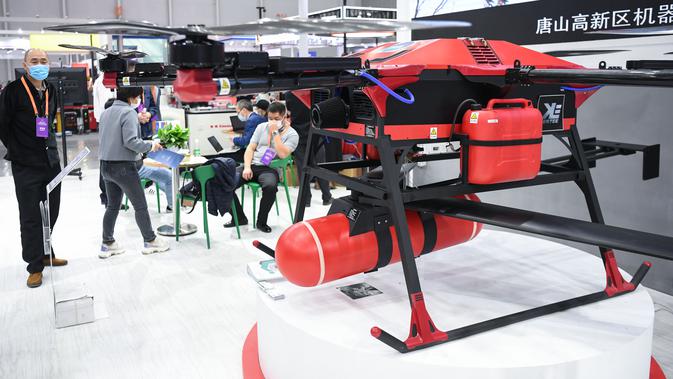 Drone bertenaga hybrid dipamerkan dalam Pameran Robot Pintar Internasional China (Foshan) 2020 di Foshan, Provinsi Guangdong, China, 3 Desember 2020. Produsen robot papan atas dari dalam dan luar negeri memamerkan produk, teknologi, dan solusi terbaru mereka selama gelaran ini. (Xinhua/Deng Hua)