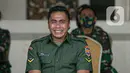 Ekspresi Aprilia Manganang setelah namanya berubah menjadi Aprilio Perkasa Manganang di Mabes AD, Jakarta, Jumat (19/3/2021). PN Tondano resmi mengabulkan permohonan pengubahan nama Aprilia Manganang menjadi Aprilio Perkasa Manganang. (Liputan6.com/Faizal Fanani)