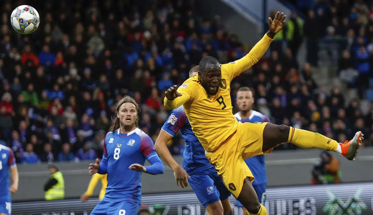 Striker Belgia, Romelu Lukaku, saat melawan Islandia pada laga UEFA Nations League di Stadion Laugardalsvollur, Selasa (11/9/2018). Belgia menang 3-0 atas Islandia. (AP/Brynjar Gunnarsson)