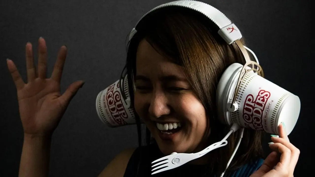 Headphone Ini Berbentuk Cup Mi Instan