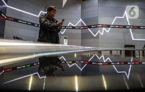 Karyawan beraktivitas di PT Bursa Efek Indonesia, Jakarta, Rabu (13/3/2024). (Liputan6.com/Angga Yuniar)