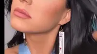 Katy Perry Bikin Heboh, Kenakan Sepasang Anting Berbahan Alat Tes Antigen Bekas