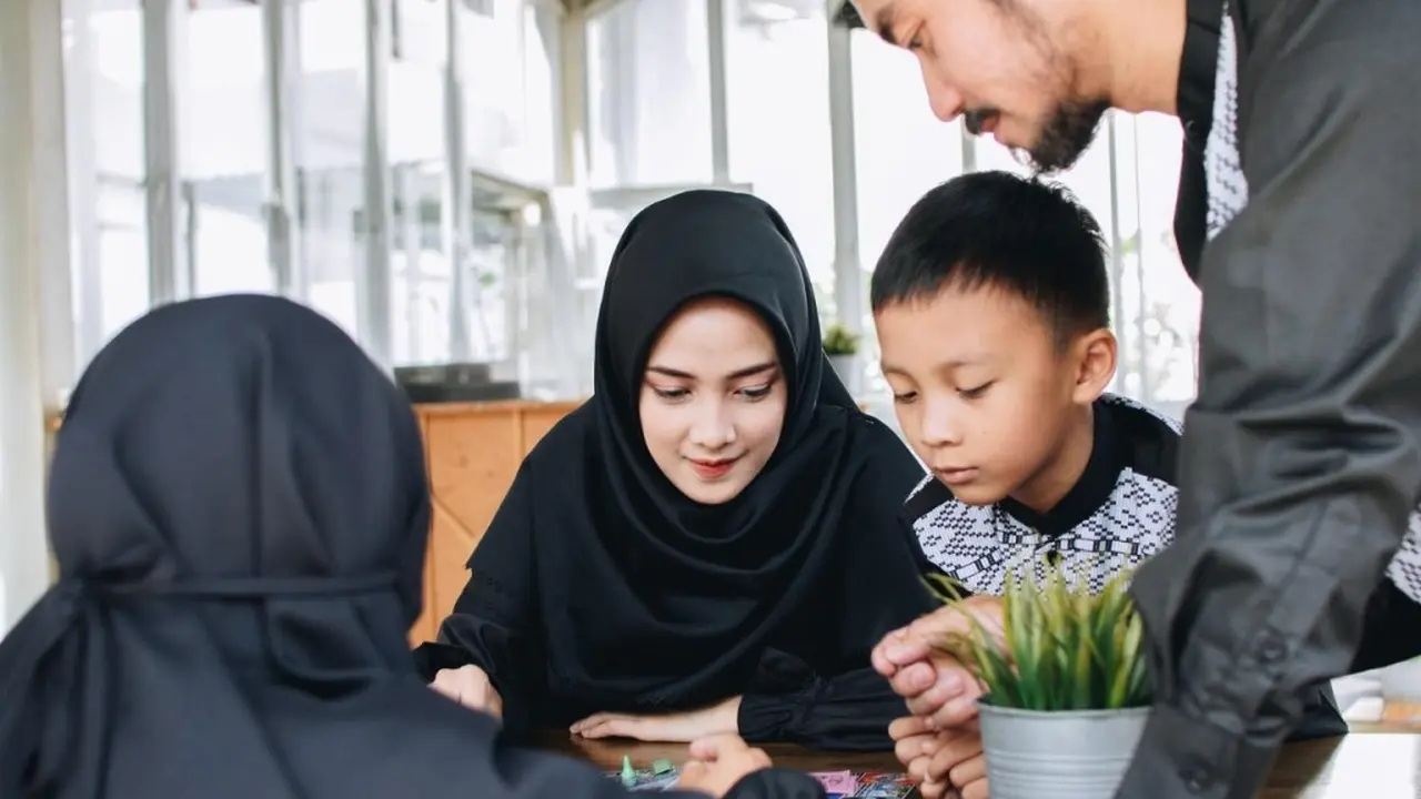 Tren Fashion 2021: Eksklusif dengan Tenun Celup