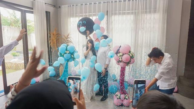 7 Potret Baby Shower Ana Riana, Ungkap Jenis Kelamin Bayi