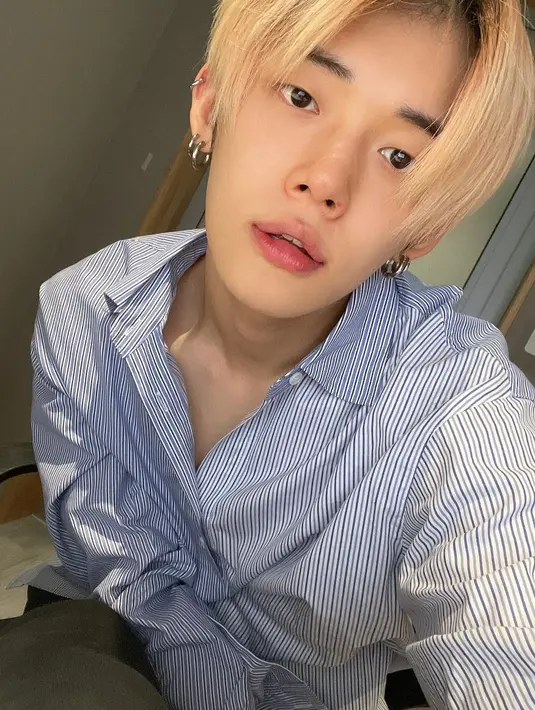 Sering dibilang punya wajah imut, Yeonjun juga bisa tampil memesona nih! (FOTO: instagram.com/official_yeonjun)