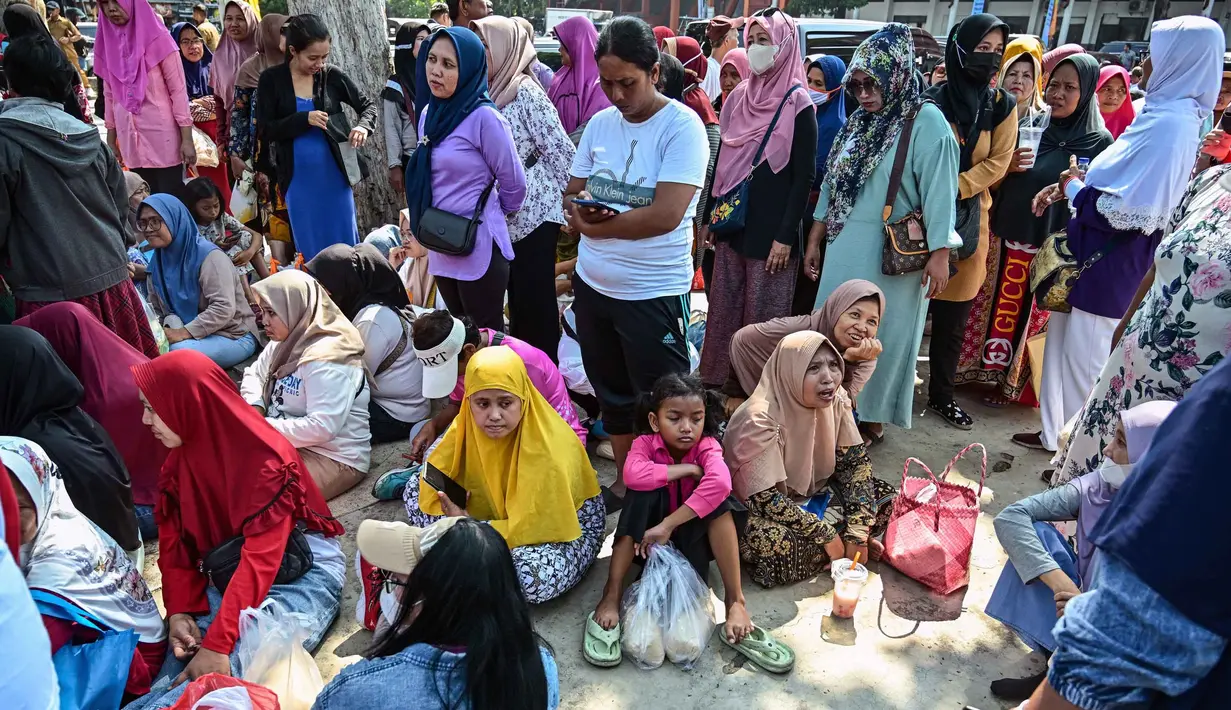 Jumlah total penyaluran beras SPHP di Jawa Timur menjadi yang tertinggi di tingkat provinsi seluruh Indonesia. (Juni KRISWANTO/AFP)