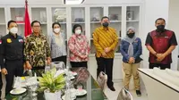 Penyidik Polda Riau bertemu dengan Menteri Siti Nurbaya membahas pengusutan sampah di Pekanbaru. (Liputan6.com/M Syukur)