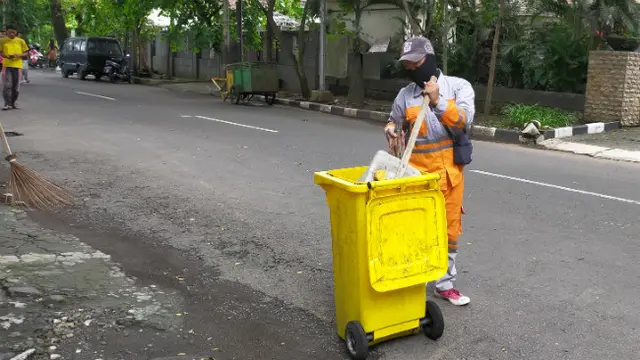 Di balik Covid-19, Jalan Sepi dan Sampah Turut Berkurang di Malang