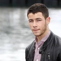 Terlepas dari Nick Jonas yang mengelak untuk menjawab sebenarnya ada apa di antara dia dan Kate Hudson, mantan kekasih Selena Gomez ini justru mengungkapkan wahana favoritnya di Disney World. (Bintang/EPA)
