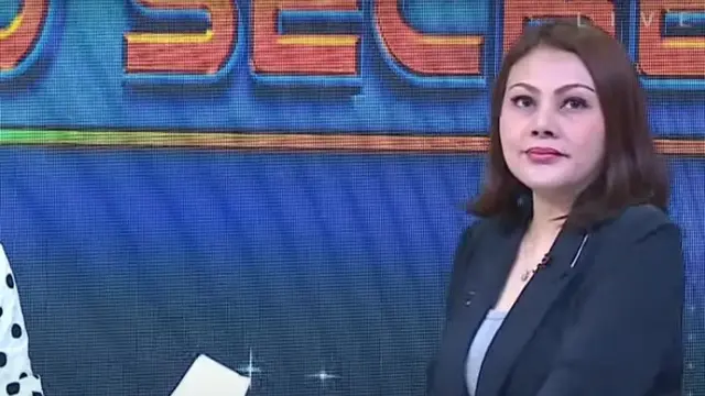 Febby Carol menceritakan bahwa ia anak pertama dalam acara rumpi no secret (Sumber:YouTube/TRANS TV Official)