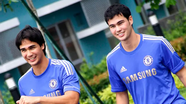 James dan Philip Younghusband
