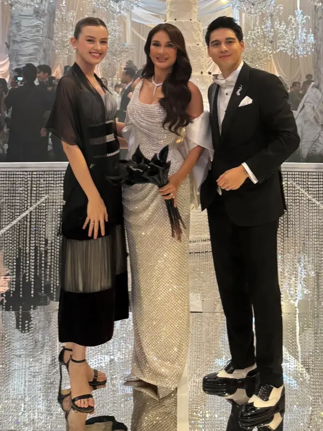 Artis Hadir di Resepsi Luna Maya dan Maxime Bouttier.