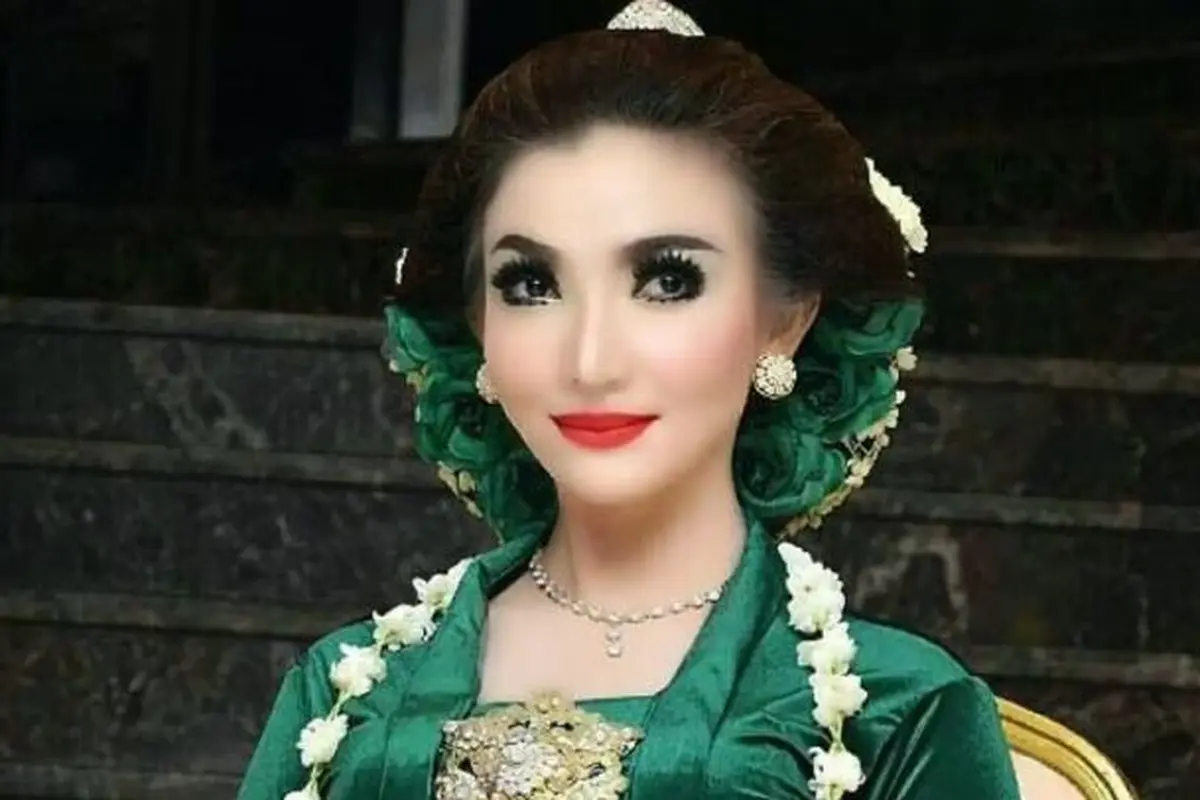 [Bintang] Roro Fitria