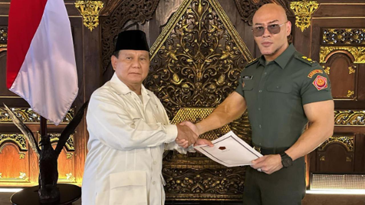 Banner Infografis Pemberian Pangkat Tituler TNI AD ke Deddy Corbuzier. (Foto: Instagram/@Mastercorbuzier)