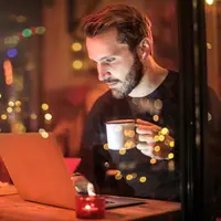 Huawei MateBook D16, laptop yang cocok untuk pelajar dan pekerja akan hadir di Indonesia. Yuk simak spesifikasinya berikut ini. (pexels/andreapiacquadio).