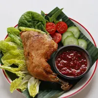 ilustrasi ayam goreng/copyright By Rosdaniar (Shutterstock)