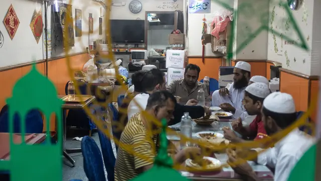 Menengok Para Imigran Pakistan Menyantap Sahur di Hong Kong
