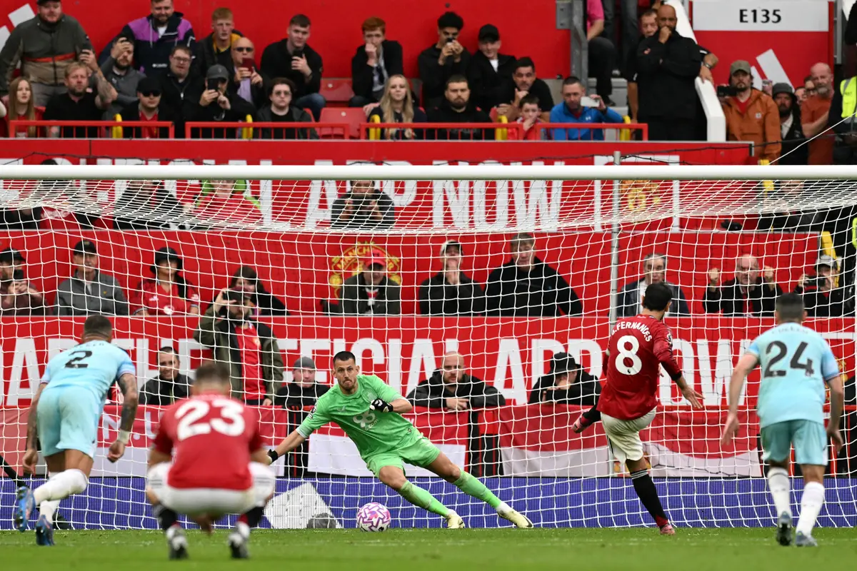 Penalti Menit Akhir Bruno Fernandes Bawa Manchester United Menang Perdana di Liga Inggris 2025/2026