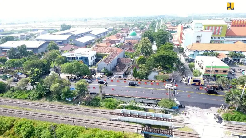 Jembatan Ngaglik 1 telah dibuka kembali Minggu, 17 April 2022 pukul 14.15 WIB untuk dilalui kendaraan (open traffic).