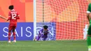 <p>Kiper Timnas Indonesia U-20, Daffa Fasya Sumawijaya berhasil menangkap bola saat menghadapi Irak U-20 pada laga matchday pertama Grup A Piala Asia U-20 2023 di Lokomotiv Stadium, Tashkent, Uzbekistan, Rabu (1/3/2023). (the-afc.com)</p>