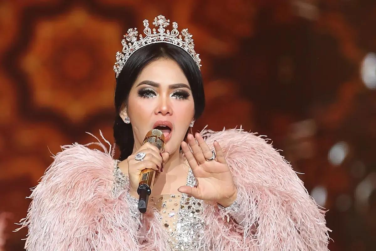 [Bintang] Video: Syahrini Syuting Video Klip di Yunani