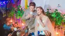 Pesta pernikahan Lee Jeong Hoon dan Moa bertabur balon warna-warni dan para selebriti tanah air. Selain itu, nuansa Korea pun dipilih keduanya untuk tema pernikahan mereka, dan ini juga terjadi untuk foto prewedding mereka. (Instagram/leemoalovers)
