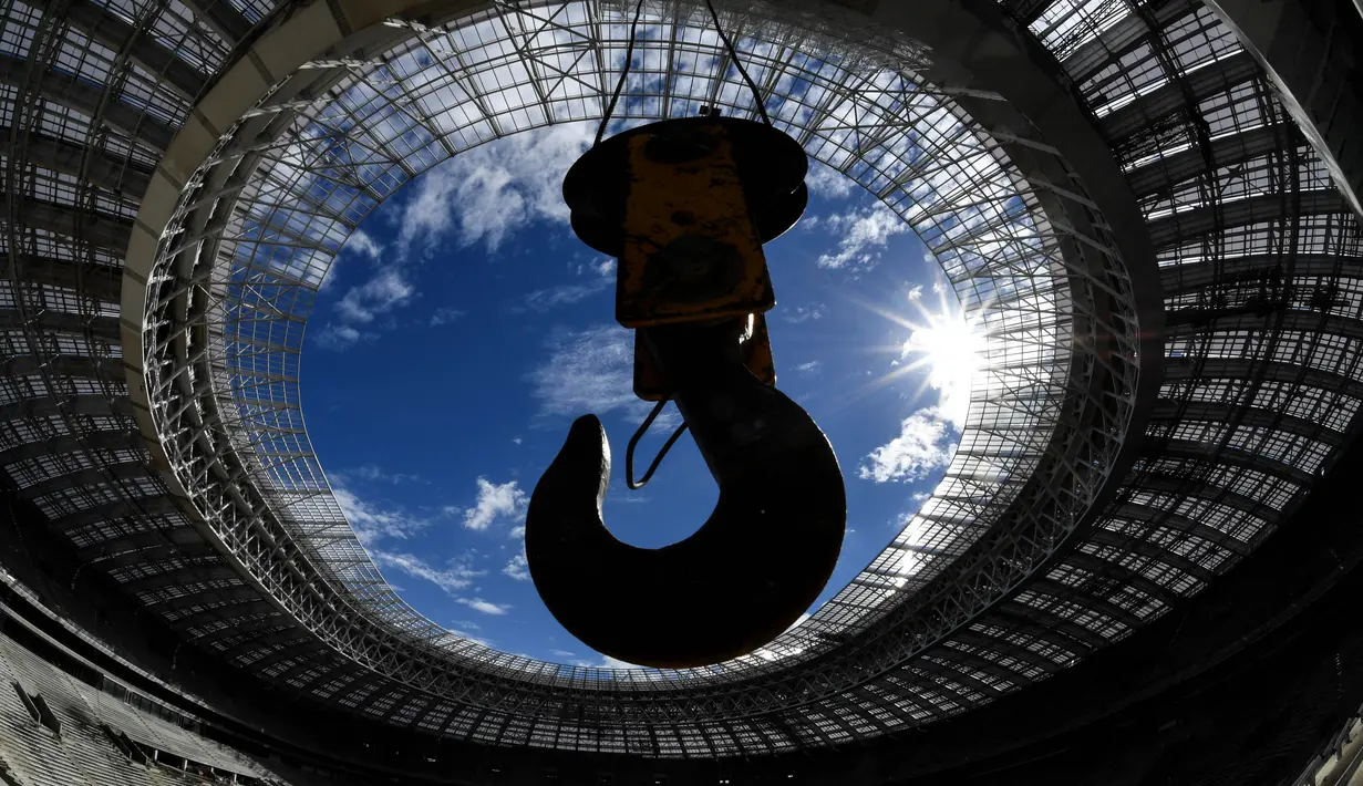 Suasana pembangunan Stadion Luzhniki, Moscow, Rabu,(7/9/2016). Stadion Luzhniki akan menjadi stadion untuk pembukaan dan penutupan Piala Dunia 2018 Rusia. (AFP/Kirill Kudrtavtsev)