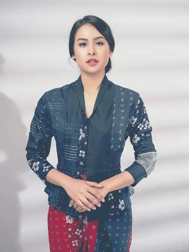 9 Ragam Kebaya Maudy Ayunda dari Wisuda hingga Kondangan, Gayanya Berkelas