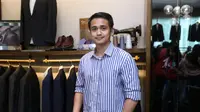 Ajun Perwira fitting baju nikah (Adrian Putra/Fimela.com)