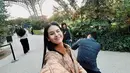 Maudy Ayunda sendiri tampil kece layaknya warga lokal kenakan baju musim dingin [@maudyayunda]