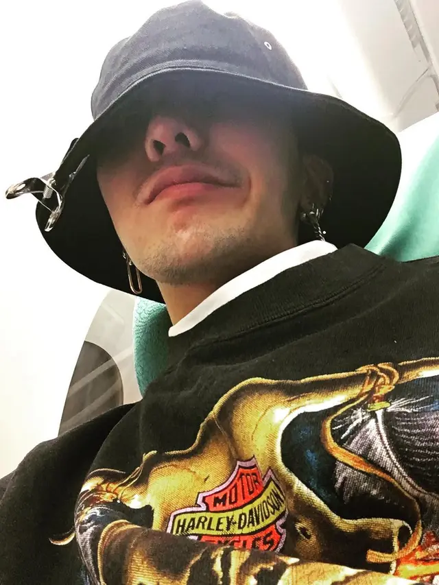 Dijuluki King of Fashion, Ini 10 Gaya Nyentrik G-Dragon yang Curi Perhatian