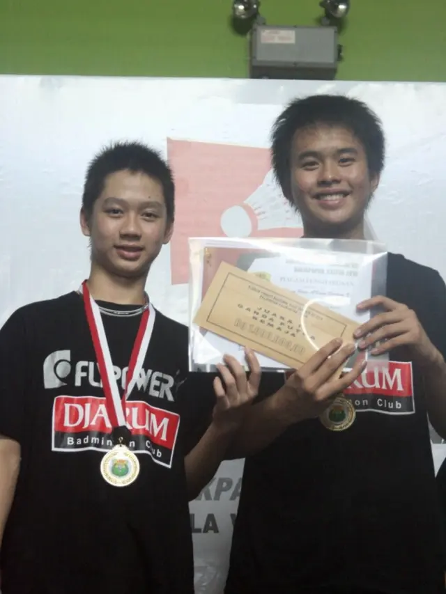 6 Potret Masa Remaja Kevin Sanjaya, Gaya Rambutnya Curi Perhatian