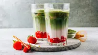Resep Strawberry Matcha Latte, Minuman 3 Lapis yang Cantik dan Segar