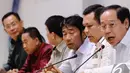 Menurut Djan Faridz (kanan) penyerangan yang dilakukan kubu Romi dengan memanfaatkan orang-orang di luar PPP, bisa memicu perkelahian yang berujung SARA, Jakarta, Rabu (3/12/2014). (Liputan6.com/Faizal Fanani)
